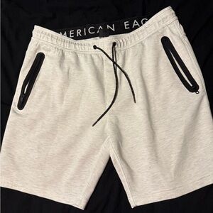 American Eagle Men's Light Gray Athletic Shorts